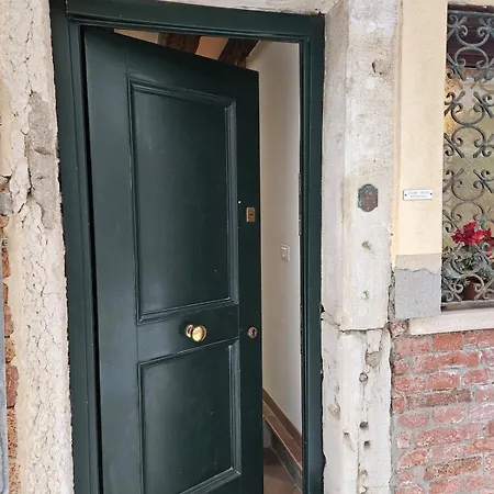 Calle Dei Furlani - Con Patio Διαμέρισμα Βενετία